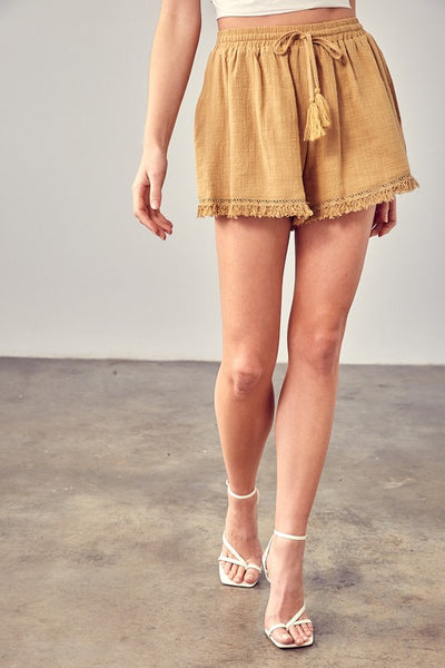 FRINGE TRIM HEM SHORTS